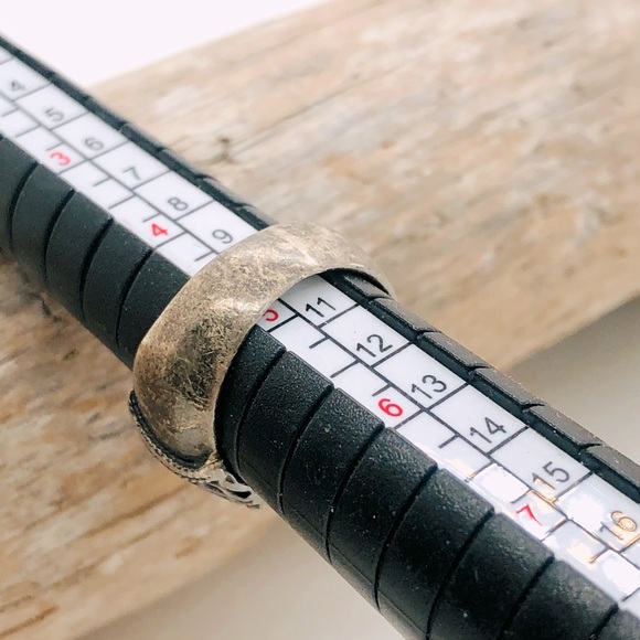 Antique Vintage Repousse Silver Ring - Picture 7 of 11